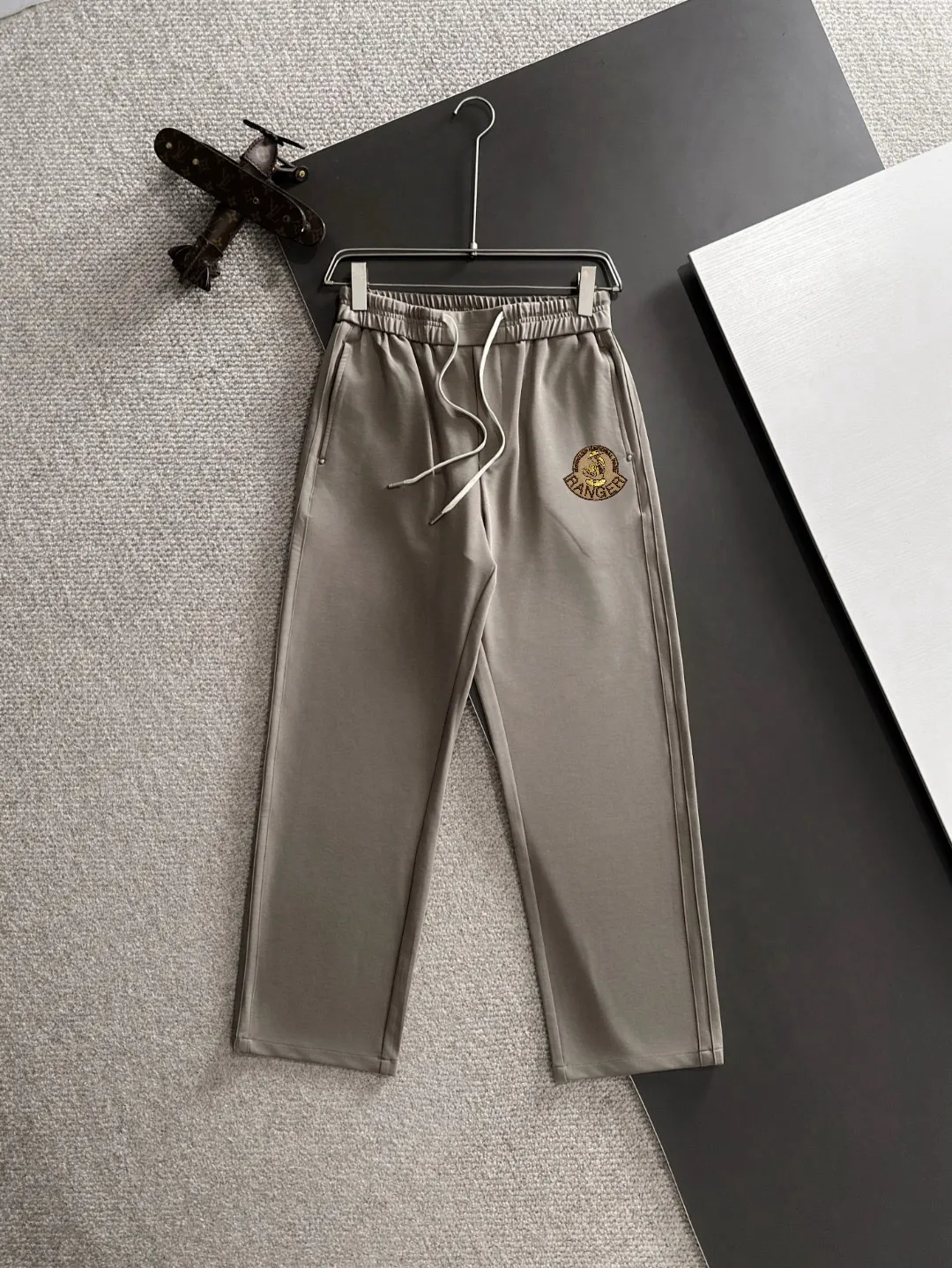 P150， 🐎 🆕2026 New Arrival ！ Classic LOGO ， ， ， 。 ， 。 ：Black Dark Gray Size：29-36